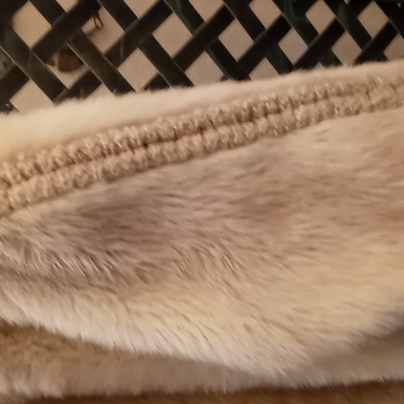 Faux fur jacket - Picture 2 of 4
